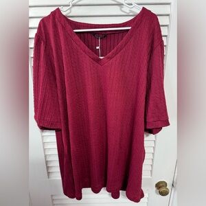 NWT 3X (22-24) BloomChic textured V neck red top